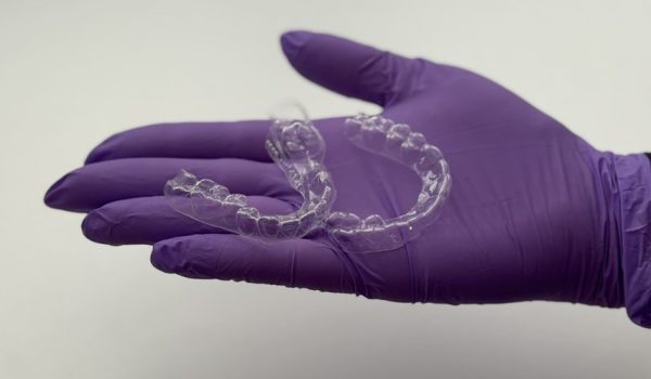Ortodoncia removible con alineadores transparentes