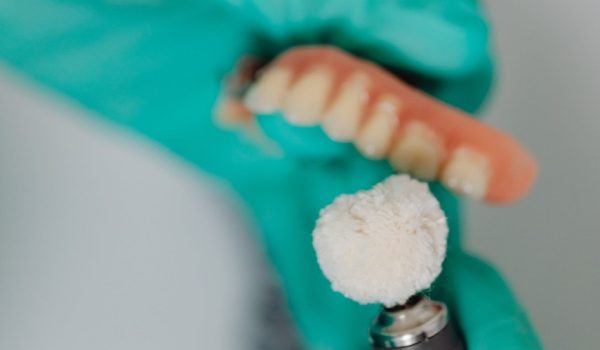 Prótesis híbrida sobre implantes