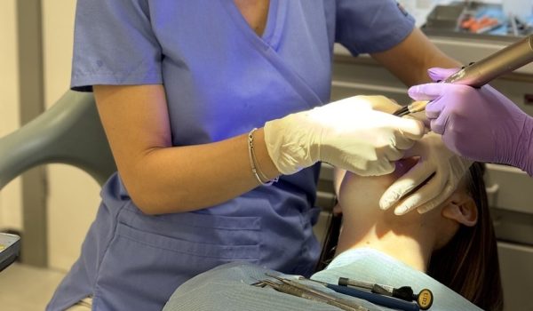Tratamiento para reparar un diente roto